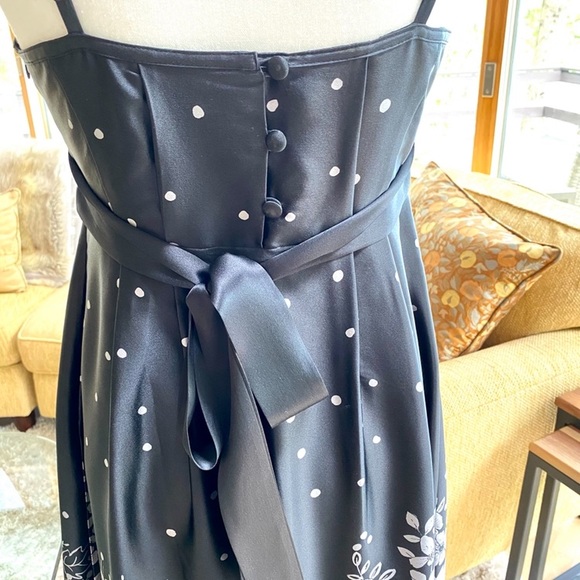 🌺TED BAKER 100% Silk Dress Size 6 🌺 This Ted Baker Silk Dress is GORGEOUS ! 🌺 - Picture 9 of 14